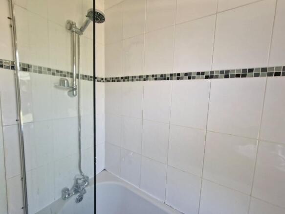 2 bed Terraced to rent Image 10