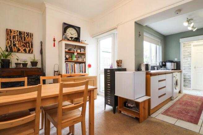 Open Plan Dining Room & Kitchen
