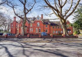 Flat 5, 30 Oakhurst, Anchorage Road, Sutton Trinity, Sutton Coldfield B74 2PL