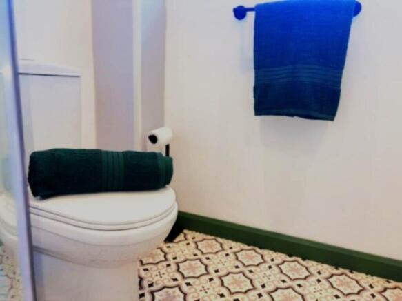1 bed House Share to rent Image 11
