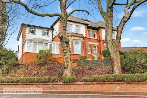 Wellington Road, Greenfield, Saddleworth, OL3
