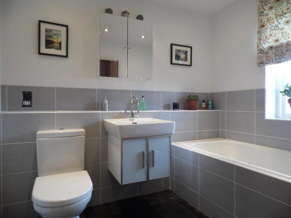 en-suite to master