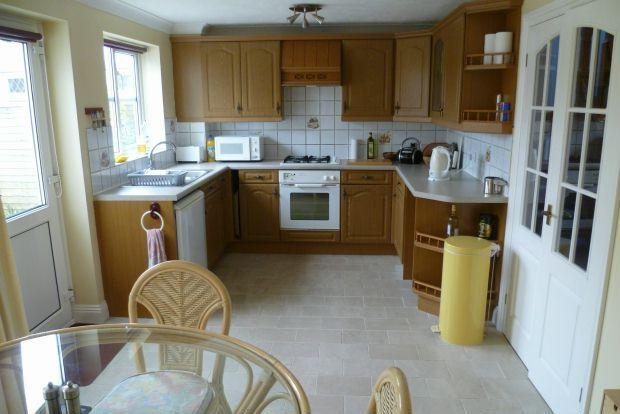 KITCHEN/BREAKFAST RO