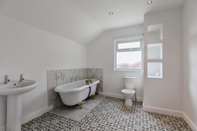 3 bed House to rent Image 9