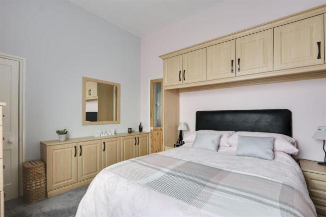 Master Bedroom (3).jpg