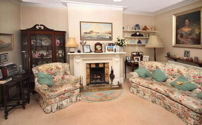 Sitting room Swaynes.jpg