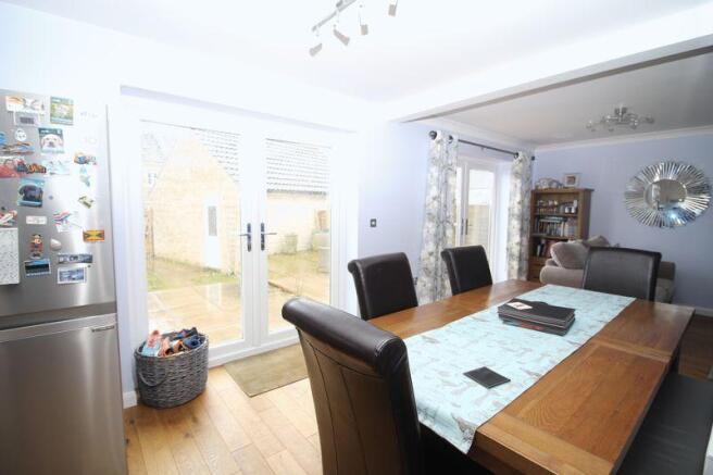 Kitchen/Dining...