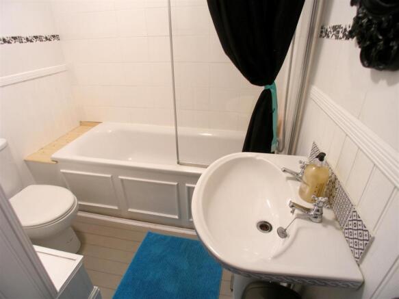 MODERN BATHROOM