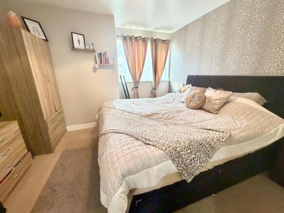 2 bed Semi-Detached for sale Image 8
