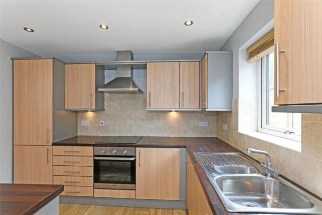 3 bed Town House for sale Image 6