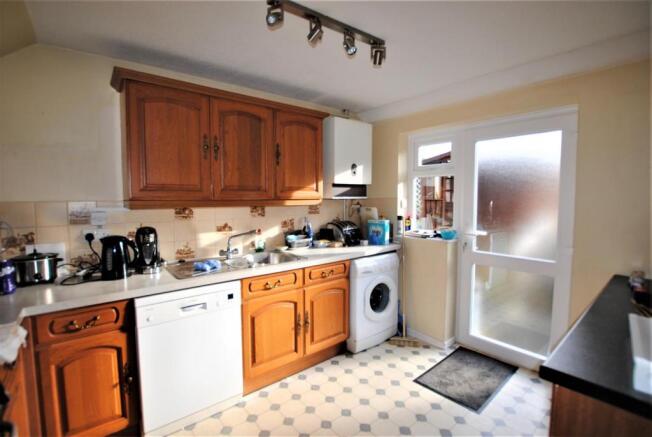 Kitchen 2.jpg