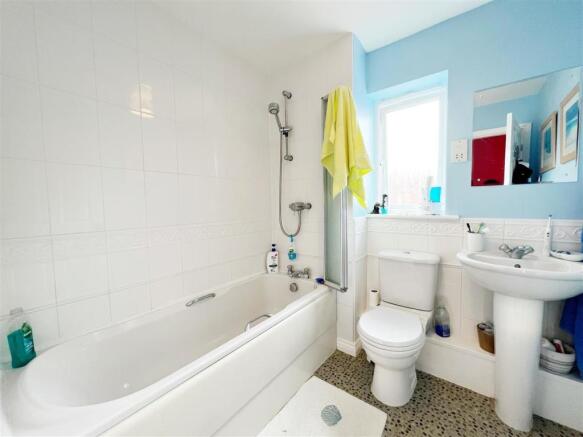 Bathroom.jpg