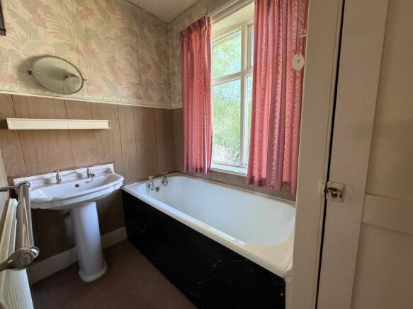 3 bed Semi-Detached for sale Image 8