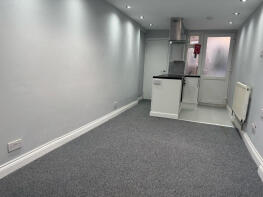 83, Station Road, Chingford E4 7BU