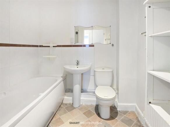 2 bed House for sale Image 9