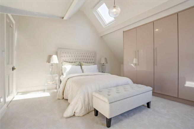 3 bed Penthouse for sale Image 11