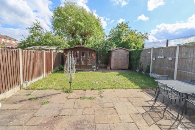 21 ALDERNEY GARDENS OUTSIDE.jpg