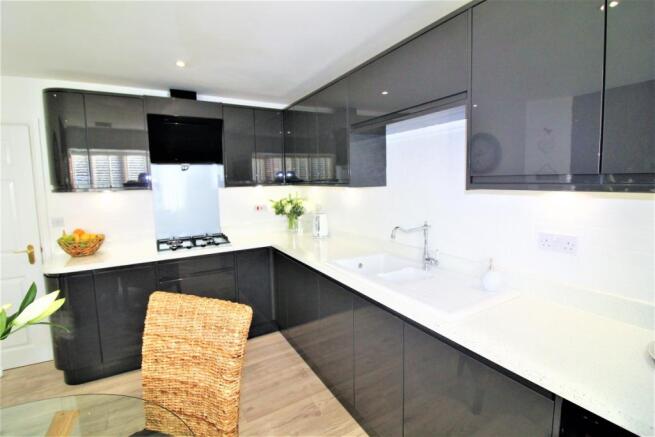 Kitchen / Dining Roo