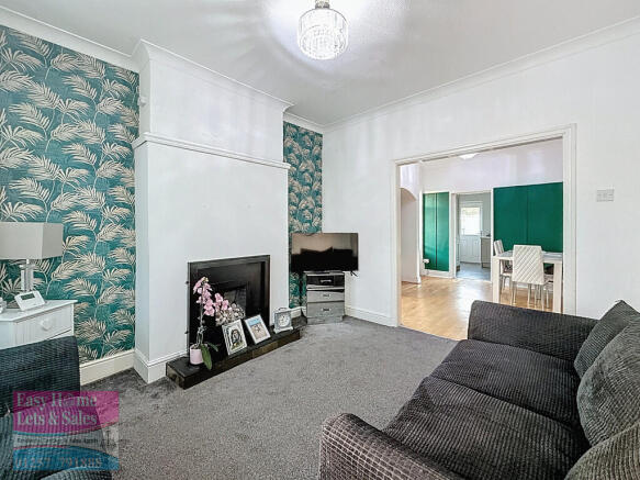 Living Room/Dinin...