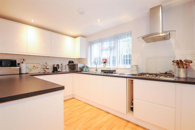 Kitchen/Dining Area