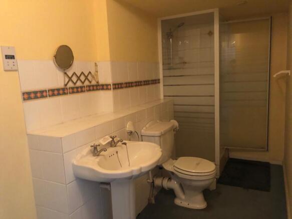 Ensuite / Dressing R