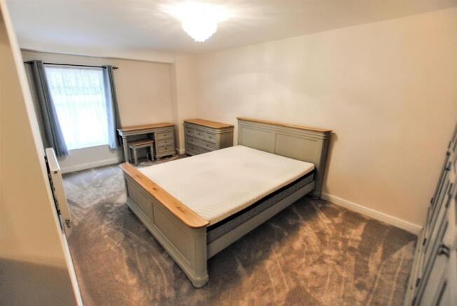 Bed 2.jpg