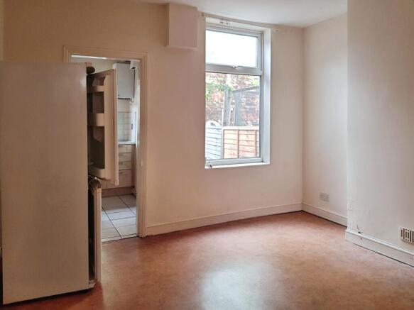 3 bed Terraced to rent Image 4