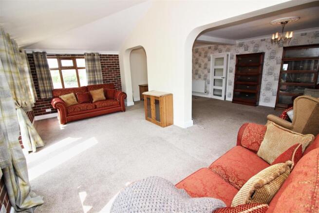 lounge.1.JPG