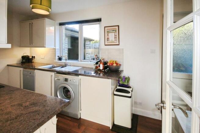 2 bed House to rent Image 6