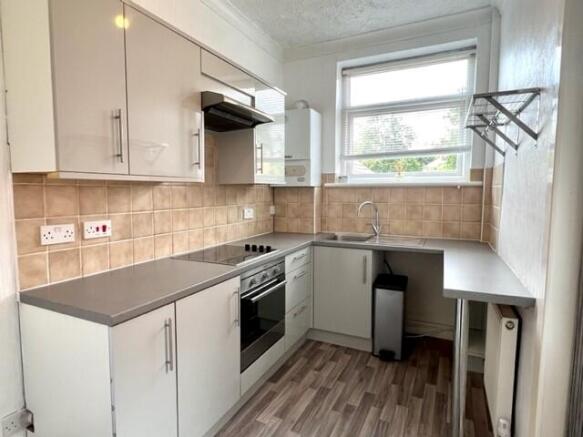 3 bed Terraced to rent Image 4