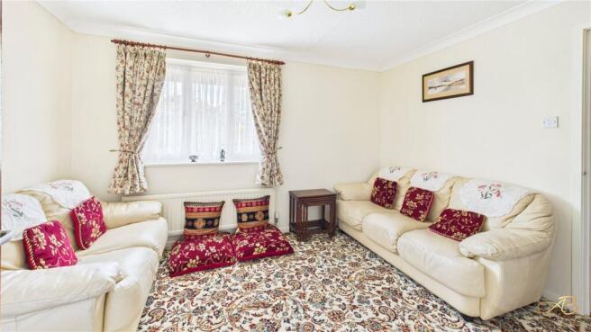 4 bed Detached for sale Image 9