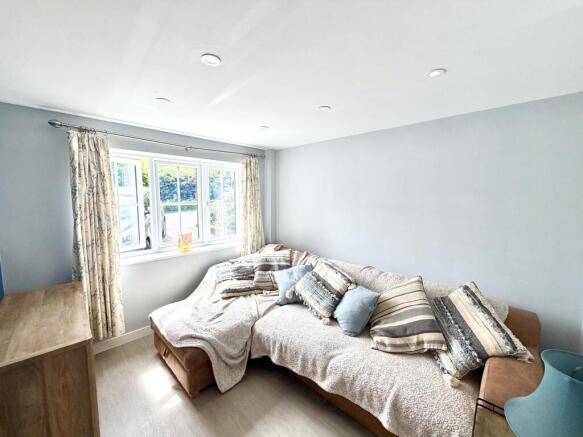 4 bed Detached for sale Image 8
