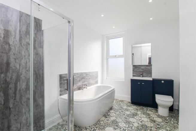 3 bed Semi-Detached for sale Image 4