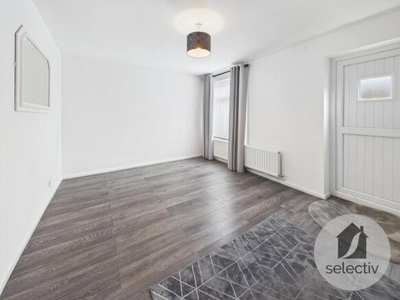 Semi-Detached for sale Image 5