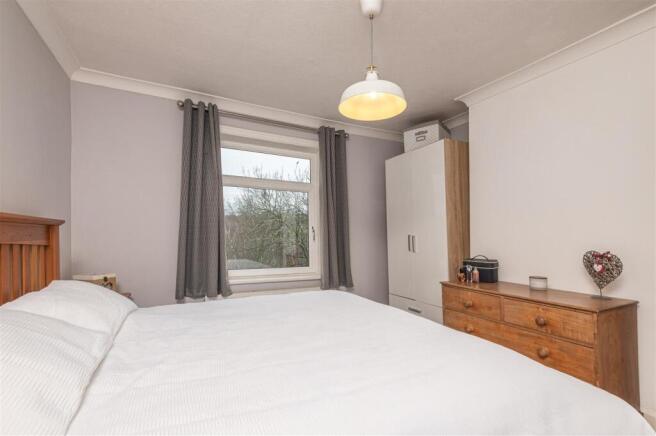 3 bed Semi-Detached for sale Image 12
