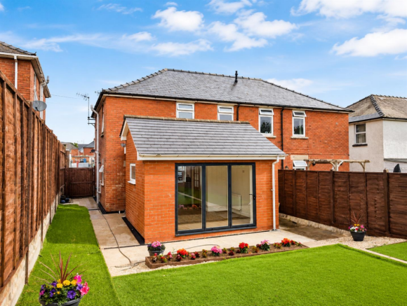 3-bed semi-detached on Victoria Road, Coleford, £275,000