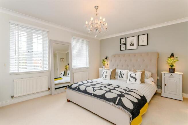 8333768-interior21.jpg