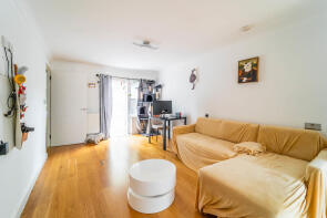 10, Lockhart Close, London N7 8ST