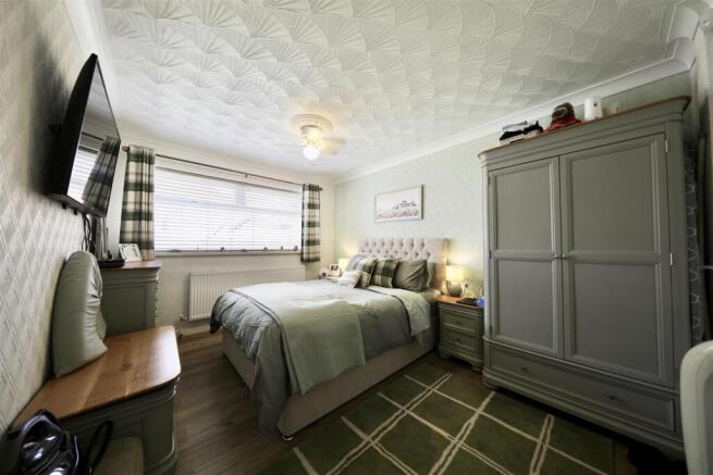 2 bed Semi-Detached Bungalow for sale Image 4