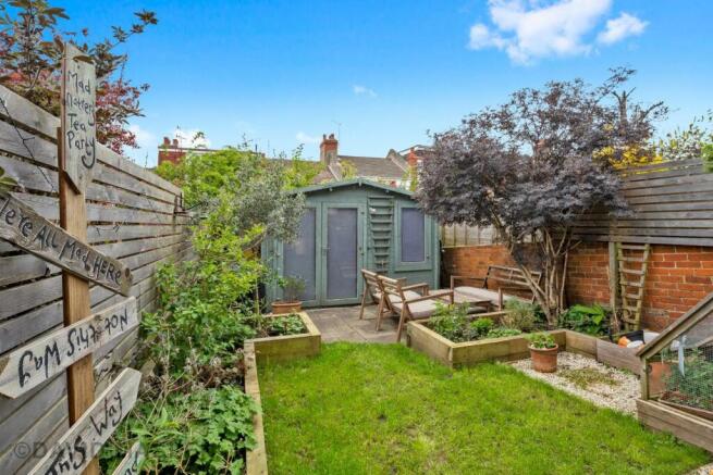 Rear Garden (2).jpg
