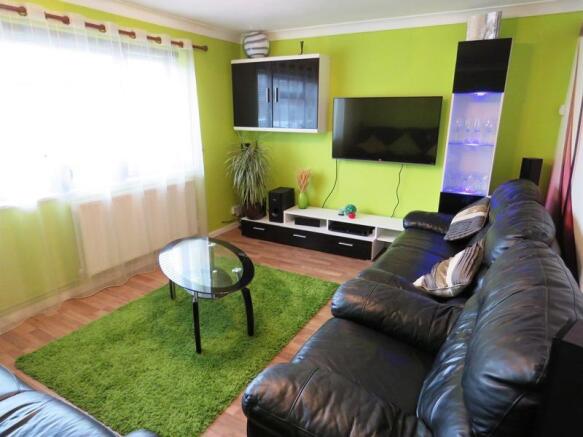 lounge 1.JPG
