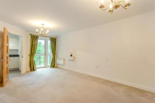 8690831-interior05.jpg