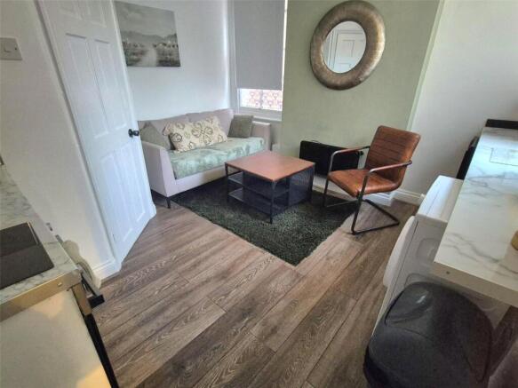 Lounge/Kitchen Area