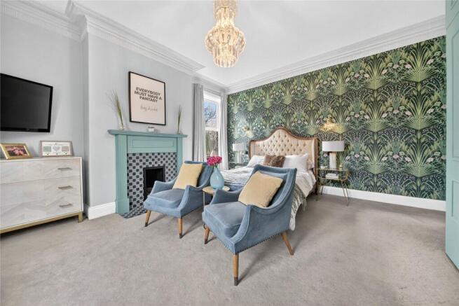 9 bed Detached for sale Image 12
