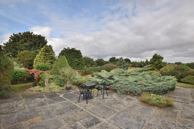 4 bed Detached Bungalow for sale Image 11