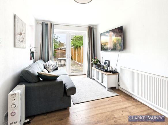 5 bed Detached for sale Image 8