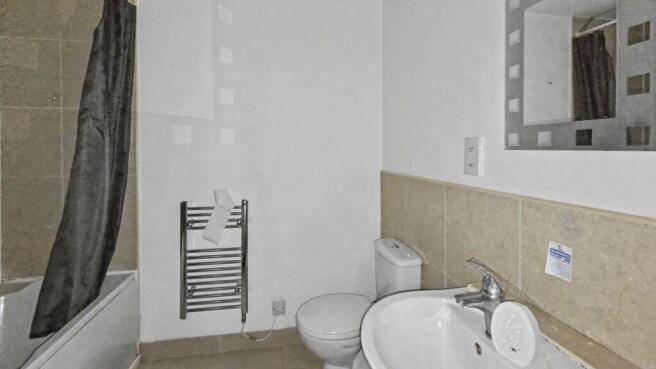 2 bed Apartment to rent Image 5