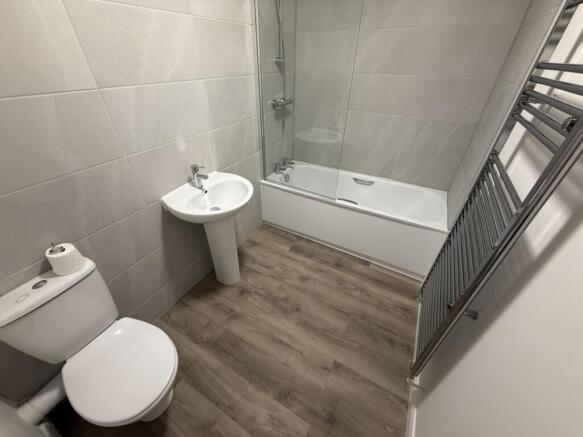 3 bed Terraced to rent Image 9