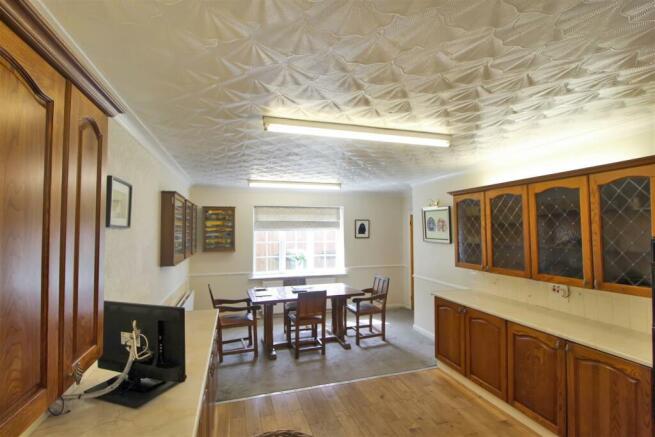 KITCHEN/DINER