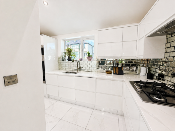 3 bed End of Terrace for sale Image 4